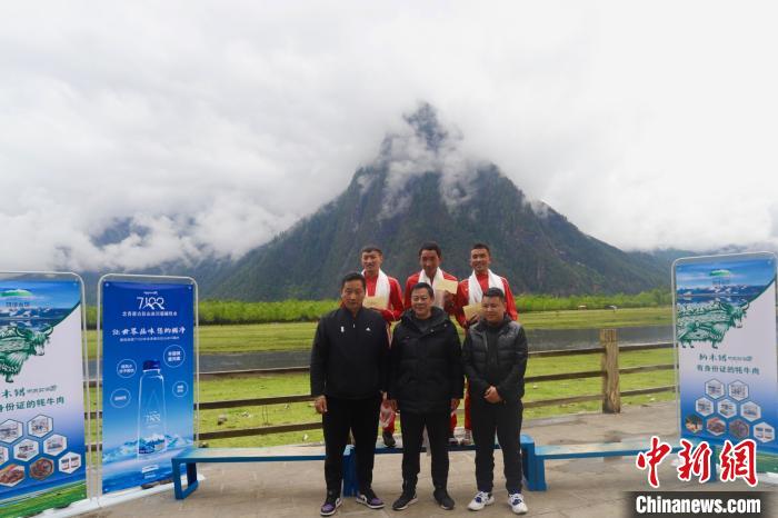 林芝市举行中国国家马拉松队（西藏组）半程马