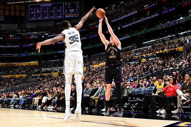 南湾湖人轻取苏福克斯天力 克内克特19分展现潜