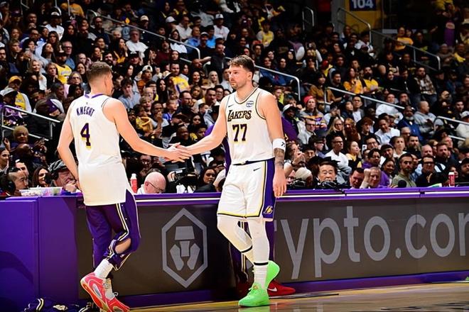 南湾湖人轻取苏福克斯天力 克内克特19分展现潜