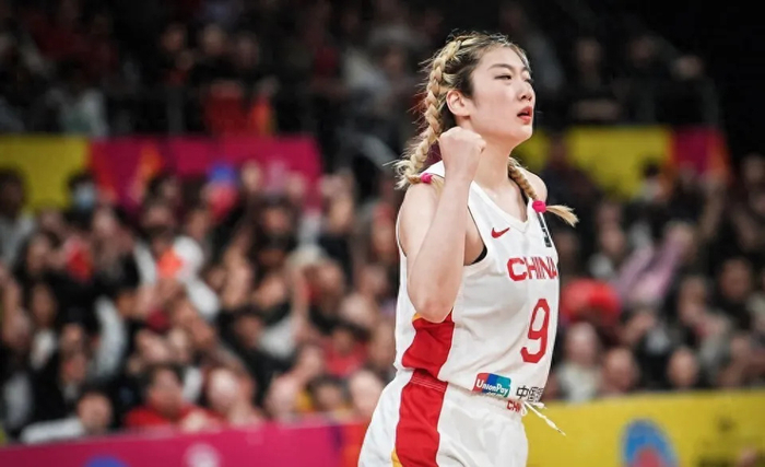 李梦200万美元年薪引爆女篮薪资革命，Project B