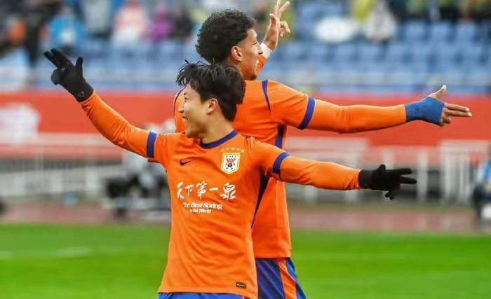 蒙哥马利质疑裁判判罚引禁赛风险