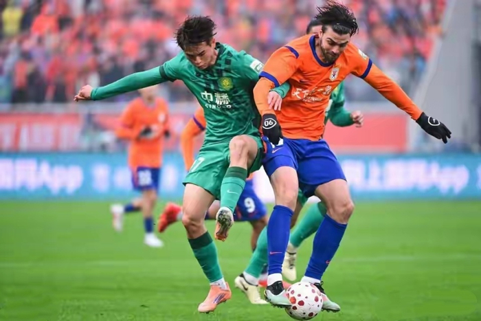 蒙哥马利质疑裁判判罚引禁赛风险