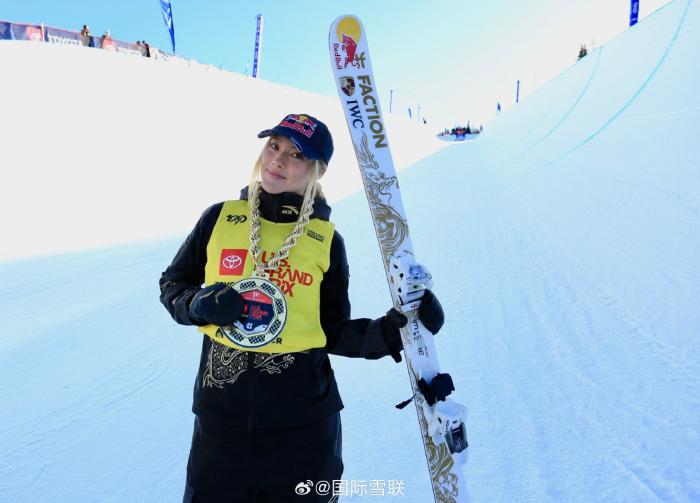 谷爱凌蝉联自由式滑雪世界杯三连冠，创造个人