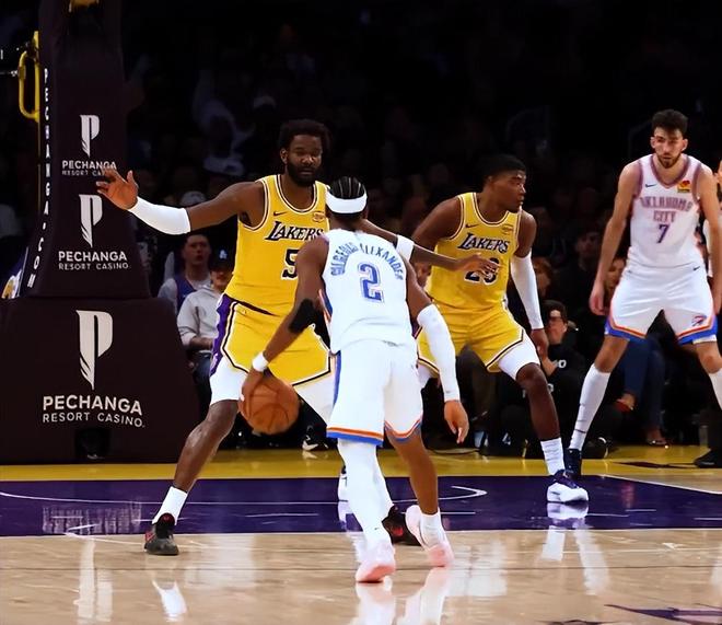 雷霆大胜湖人锁定6连胜 湖人三连败更衣室矛盾激