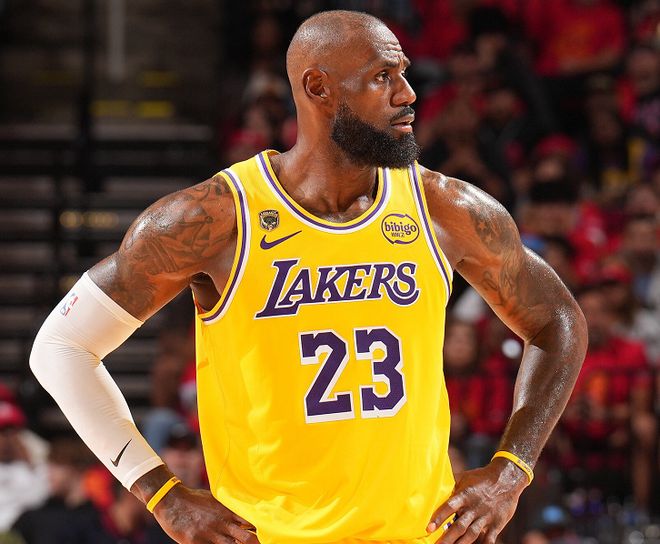 老詹单核带队创纪录力压文班亚马当选NBA首轮最